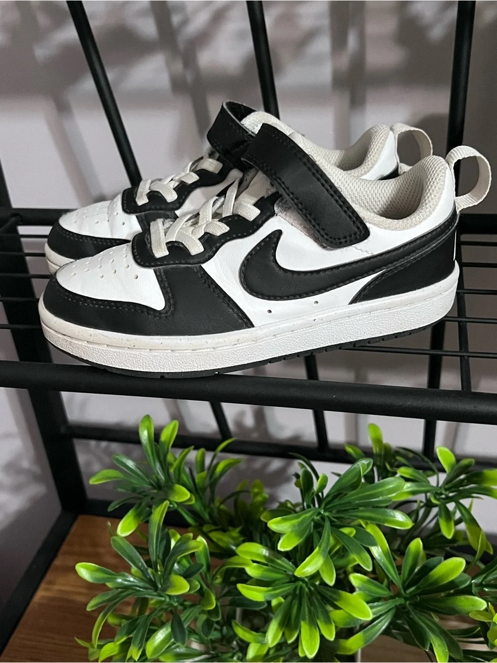 Kids 11c Nike White and Black Low-Top Sneakers